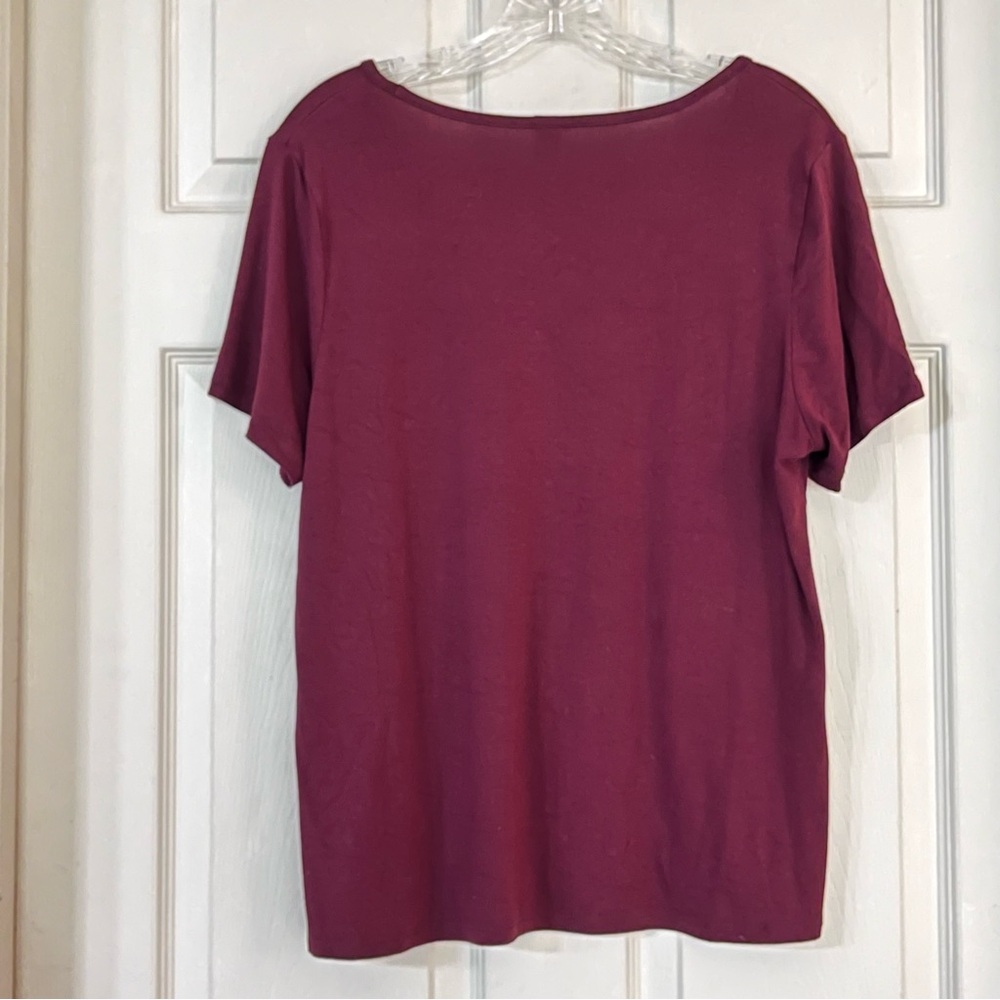 🌻3/$20 🆕 Old Navy Luxe Burgundy Red V-Neck Super Soft Tee Shirt, Size M - Picture 9 of 16